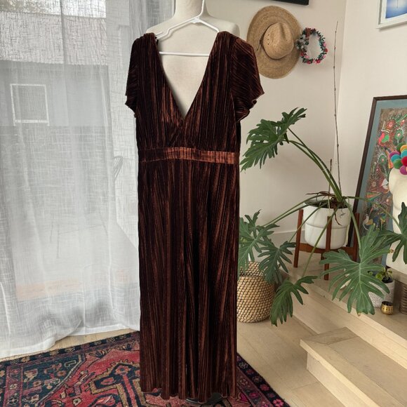 MINKPINK Lex Pleated Velvet Jumpsuit Party Bronze Holiday Wide Leg Sz Med - Picture 2 of 13